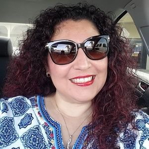 Meet your Posher, Cynthia